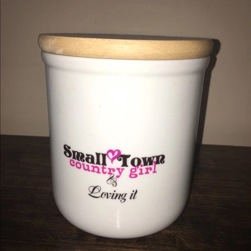 Large ceramic jar with lid